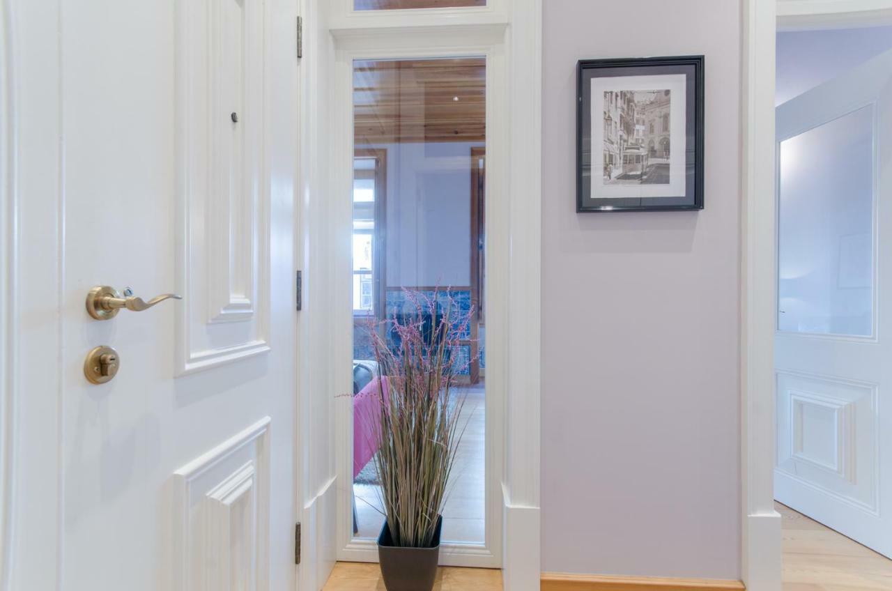 Baixa Downtown Fabulous And Sophisticate Apartment With Elevator 18Th Century Building Lisboa Dış mekan fotoğraf